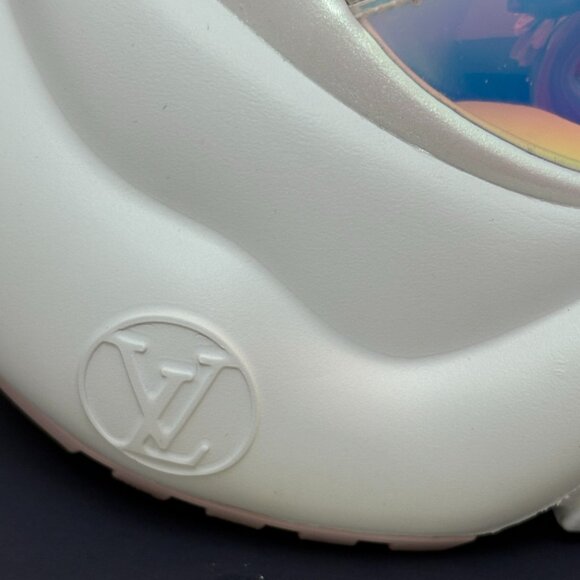 Louis Vuitton Arch Light Sneakers in Rose Clair - Picture 8 of 12